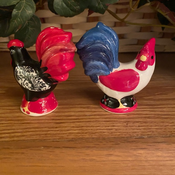 SET OF ROOSTER SALT AND PEPPER SHAKERS - Picture 3 of 3